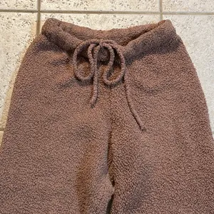 Skims Teddy Sherpa Fleece Joggers Size S/M Brown‎ thumbnail 3