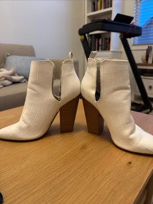 JustFab White Croc-Embossed Pointed Toe High Heel Ankle Boots thumbnail 6