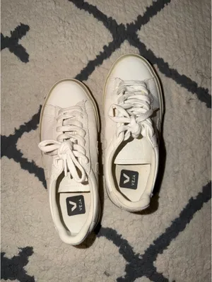 VEJA White leather Sneakers thumbnail 5