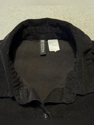 H&M Divided Women’s Small Black Corduroy Cropped Button Down Shirt thumbnail 3