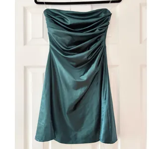 Windsor Dark Green Satin Ruched Strapless Mini Dress Size M Cocktail Homecoming thumbnail 2