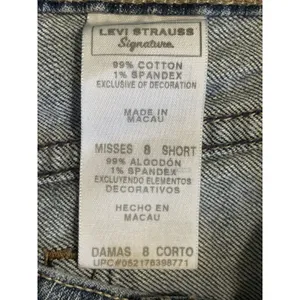 Levi's Misses Cutoff Denim Jean Shorts Med Wash Size 8 Mid Rise Raw Hem‎ Zip thumbnail 6
