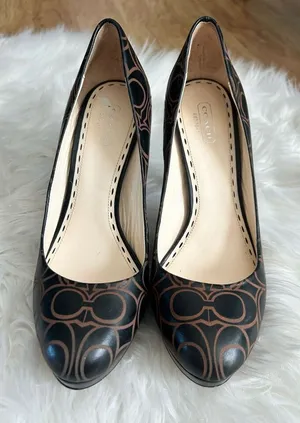 Coach Black Logo Platform Pumps 8.5 heels 4.5 heels thumbnail 1