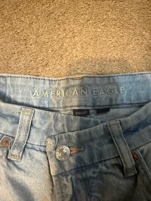 American Eagle Light Wash Curvy Super High Rise Baggy Straight Jeans Size‎ 4 thumbnail 4