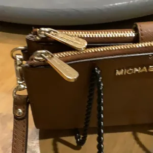 EUC Michael Kors Tan Leather Jetset Wristlet thumbnail 8