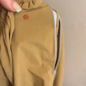 ✨Wayre Travel Pocket Flow Sand Sz XXS Shorts✨ thumbnail 8