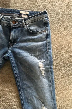 &SQIN Medium Wash Slim Leg Low Waist Ripped Jeans size 27​ thumbnail 7