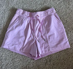 Lululemon Shorts thumbnail 1