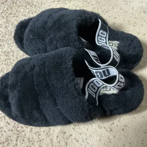 UGG Fluff Yeah Slingback Slide Sandal Womens 7 Black Sheepskin Slipper 1095119 thumbnail 6