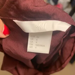 H&M Burgundy long sleeve blouse thumbnail 6