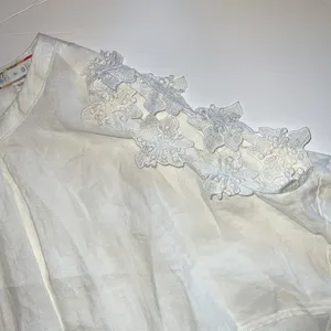 Anthropologie Eri + Ali Floral Applique cold shoulder blouse loose fit SP petite cream linen thumbnail 11