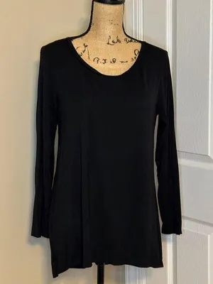 Women’s  BlackTunic Size M thumbnail 1