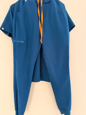 FIGS Scrubs Set thumbnail 4