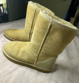 Ugg Australia Women's Classic Short Light Tan Winter Boots Pull On Size 7 thumbnail 1