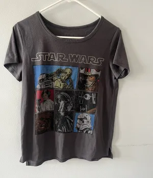 Star Wars Top Women's Medium Gray Graphic Tee Scoop Neck Dart Vader Skywalker thumbnail 1