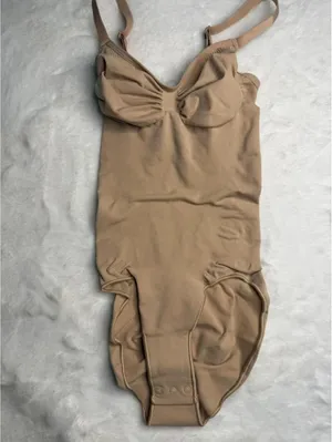 SKIMS Seamless Sculpt Brief Bodysuit Clay Small NEW thumbnail 2