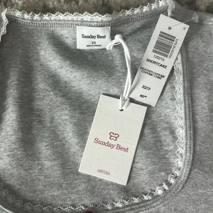 NWT Aritzia Shortcake Longs Sleeve Tee thumbnail 2