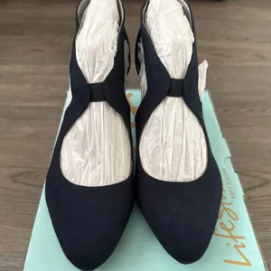LifeStride Giovanna 2 Pump Faux Suede Cutout Heel Dress‎ Shoe Size 9.5W Navy NWB thumbnail 14