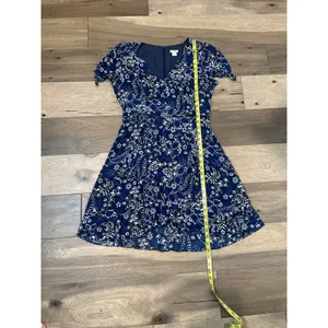 J.Crew Dress Size 6 Chiffon Black White Blue Floral V‑Neck Short Sleeve Flowy thumbnail 6