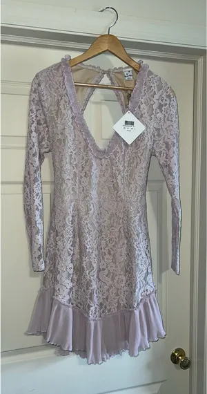 Selfie Leslie Isabella Long Sleeve Open Back Lace Dress Blush thumbnail 6