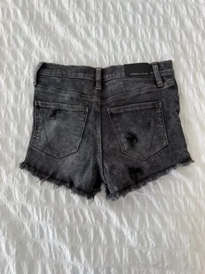 Kendall + Kylie Jean Shorts  thumbnail 4