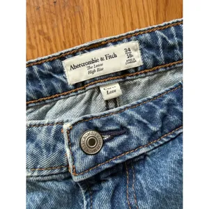 Abercrombie & Fitch Curve Love High Rise The Loose Jean Size 18 thumbnail 8