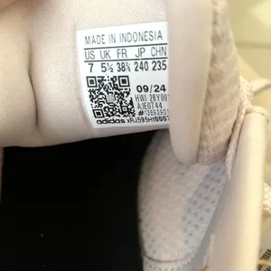 Adidas Women Runfalcon 3 Shoes in Putty Mauve / Wonder Taupe thumbnail 8