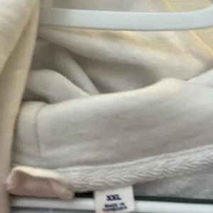Gap sweatshirt thumbnail 4