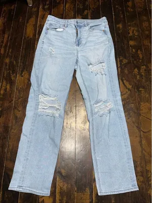 American Eagle destroyed light wash relaxed 10 mom jeans thumbnail 1
