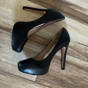 Pour la Victoire round toe black heels thumbnail 3