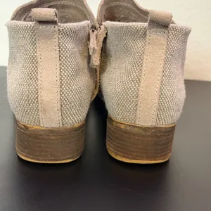 TOMS Suede Leather Ankle Boots Low Block Heel Western BOHO Booties Size 7.5 Deia thumbnail 4