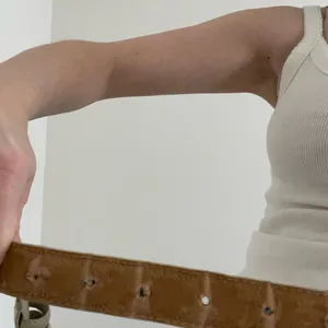Vintage Beige Leather Belt with Gold Buckle thumbnail 4