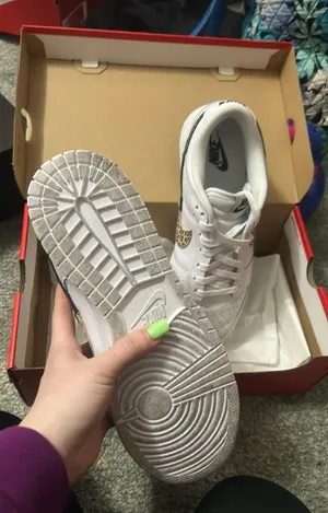 Nike Women’s Dunk Low thumbnail 2