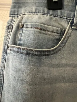 Straight Leg Women's Jeans in Light Blue Wash thumbnail 3