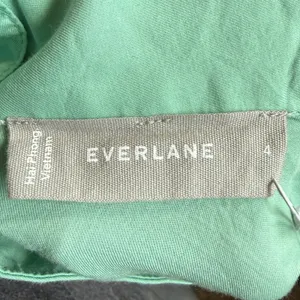Everlane The Wing-Shoulder Mockneck Top Jade Green Cotton Blouse Size 4 NEW thumbnail 3