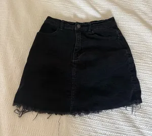 Black Frayed Hem A-Line Skirt thumbnail 1