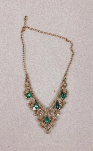 emerald green sparkle 18” chain necklace thumbnail 1