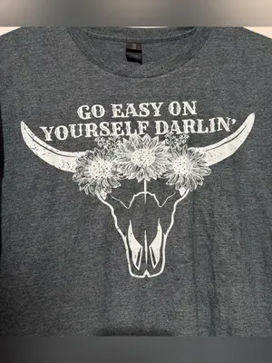 Gildan Charcoal Graphic Tee with White Steer Skull Print thumbnail 2