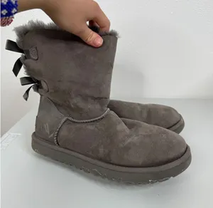 Ugg Bailey‎ Bow II Short Gray Boots Size 8 thumbnail 1