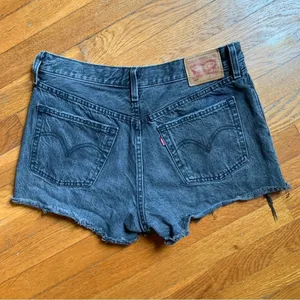 Levi’s 501 Denim Cutoff Shorts Black Button Fly Grunge Faded Distressed Size 29‎ thumbnail 2
