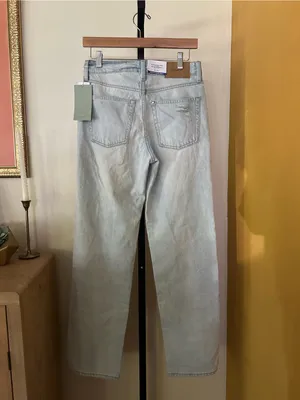 H&M‎ 90s Boyfriend Jeans Loose Fit High Waist Distressed Button Fly NEW Size 2 thumbnail 4