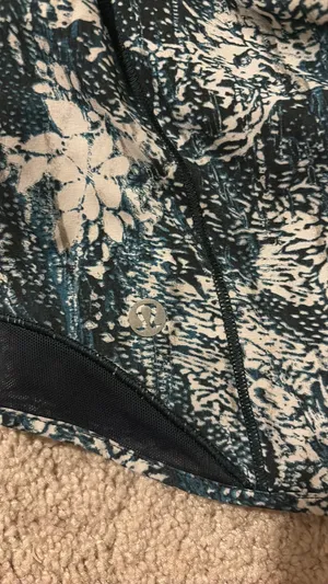Lululemon Shorts thumbnail 2
