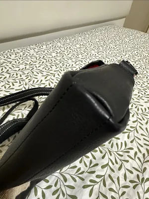 Longchamp Black Leather Shoulder Bag with Contrast Stitching thumbnail 9