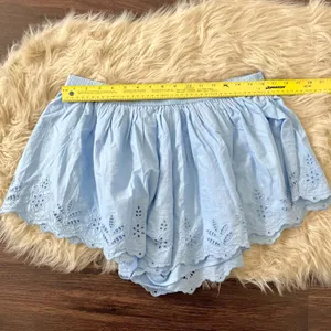 H&M Light Blue Eyelet Embroidery Pull on Skirt Skort Shorts Size L thumbnail 6