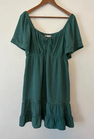 SO Emerald Green Off-Shoulder Tiered Mini Milkmaid Dress thumbnail 1