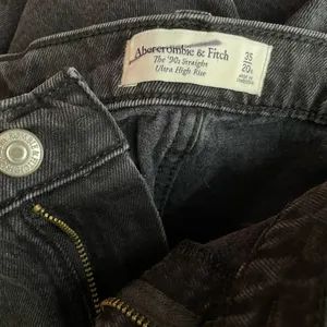 Abercrombie Fitch 90s Straight Ultra High Rise Distressed Black Jeans 35 20 new thumbnail 10