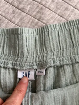 Gap gauze, cotton pull on elastic waist casual beach shorts L thumbnail 3