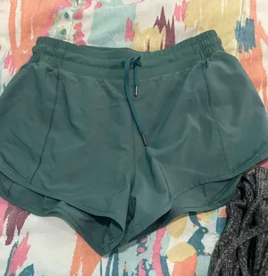 Athletic Shorts Green Size 6 thumbnail 1
