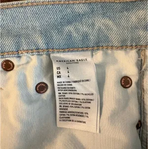 American Eagle Relaxed Shorts thumbnail 3