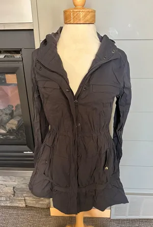 Lululemon Windbreaker thumbnail 1
